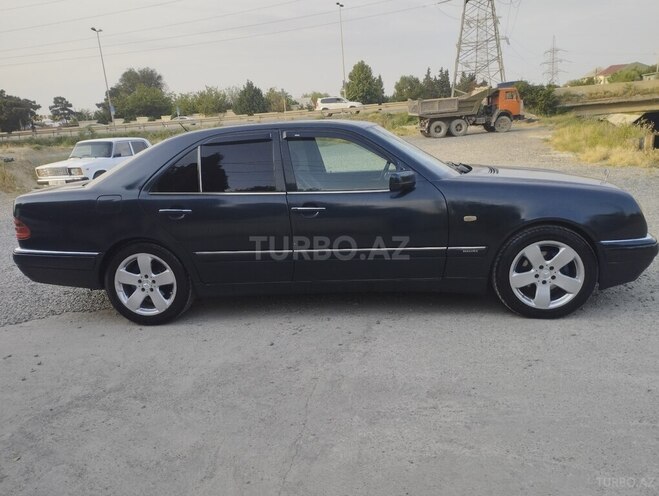 Mercedes E 220-19
