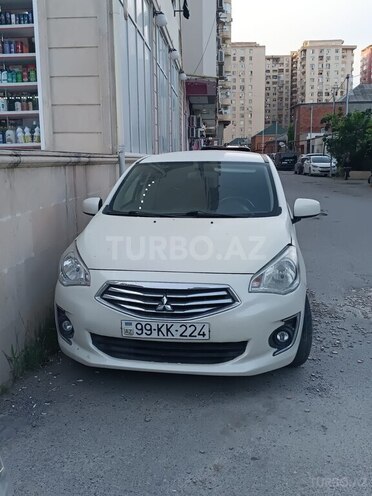 Mitsubishi Attrage-1
