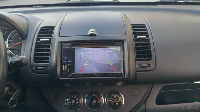 Nissan Note-5