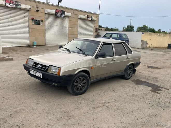 LADA (VAZ) 21099-9