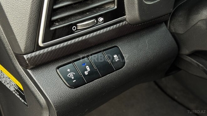Hyundai Elantra-12