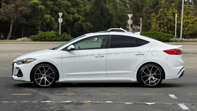 Hyundai Elantra-4