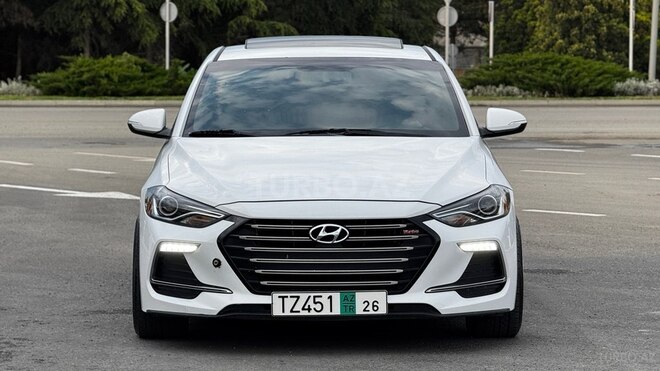 Hyundai Elantra-1