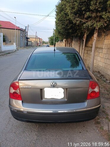 Volkswagen Passat-2