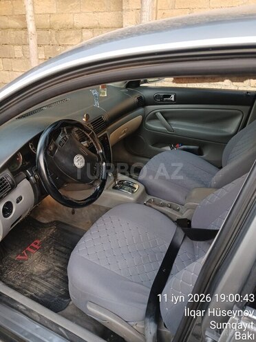 Volkswagen Passat-5