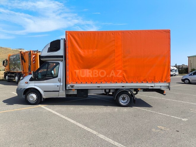 Ford Transit-6