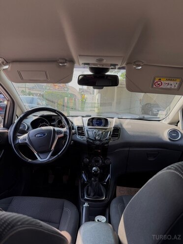 Ford Fiesta-6