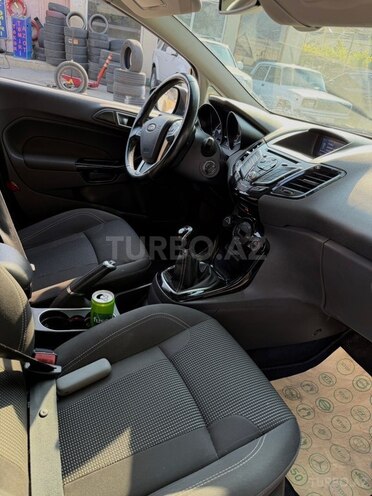 Ford Fiesta-5