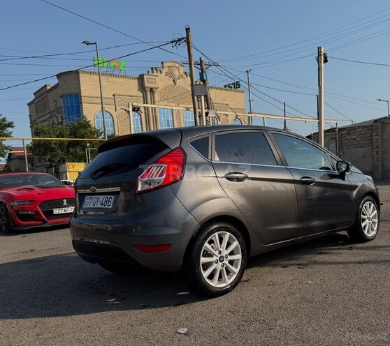 Ford Fiesta-4