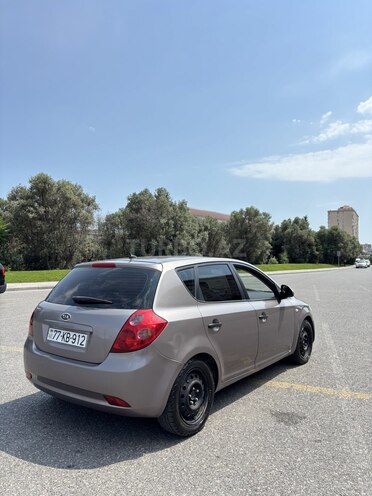 Kia Ceed-5
