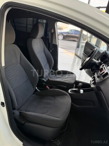 Kia Rio-16
