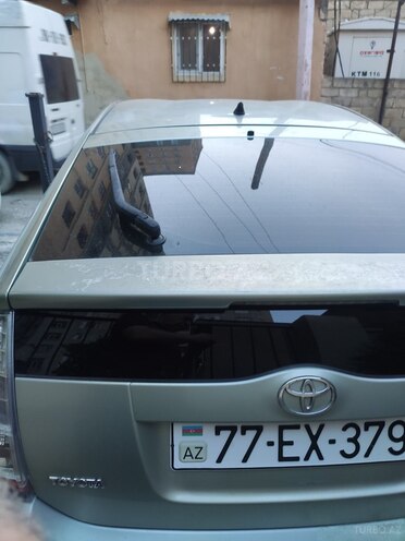 Toyota Prius-4