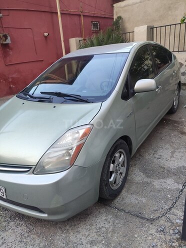 Toyota Prius-8
