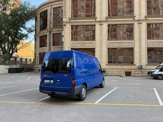 Ford Transit-6