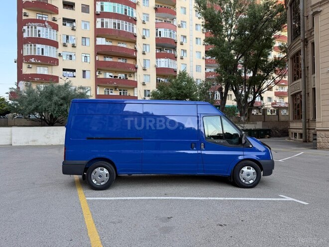 Ford Transit-8