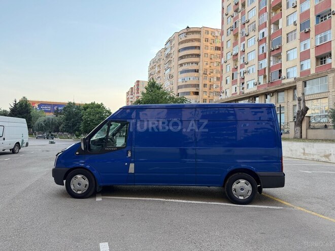 Ford Transit-11
