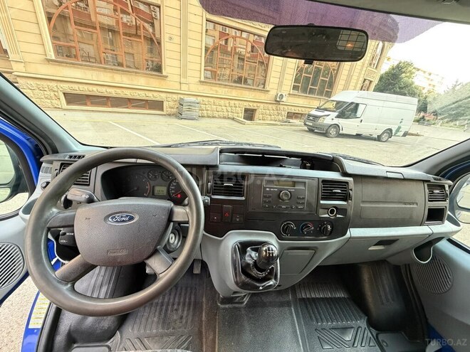 Ford Transit-14