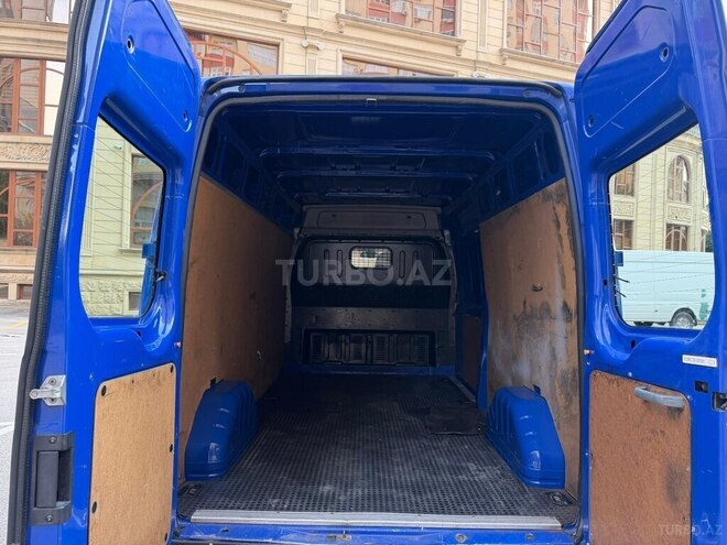 Ford Transit-16