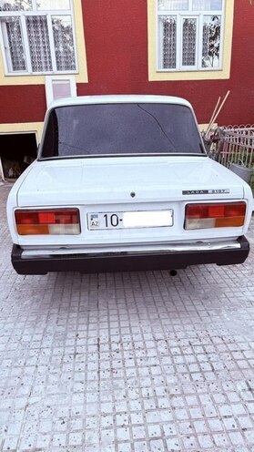 LADA (VAZ) 2107-2