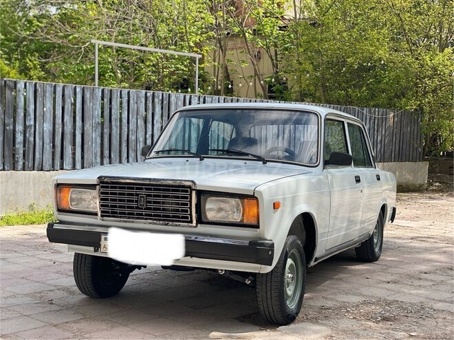 LADA (VAZ) 2107-1