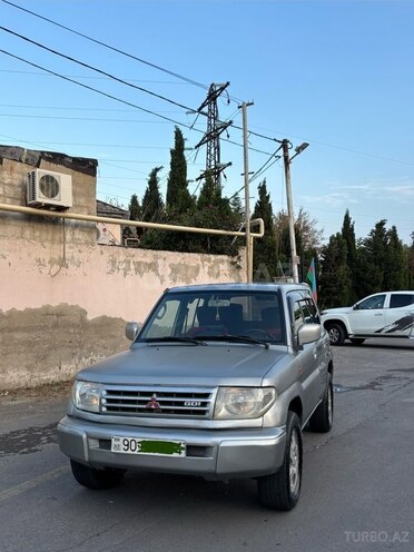 Mitsubishi Pajero io-1