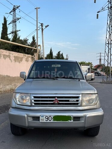 Mitsubishi Pajero io-3