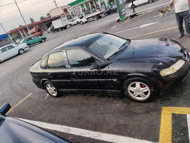 Opel Vectra-4