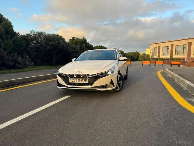 Hyundai Elantra-2