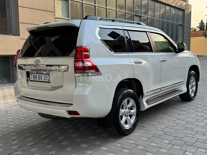 Toyota Land Cruiser Prado-5