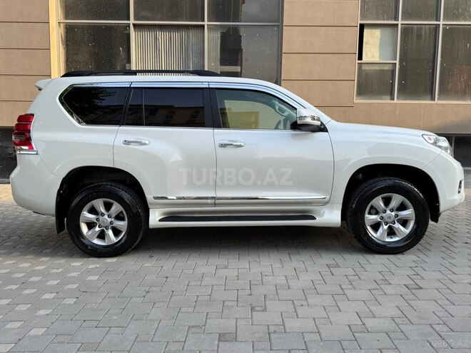 Toyota Land Cruiser Prado-4