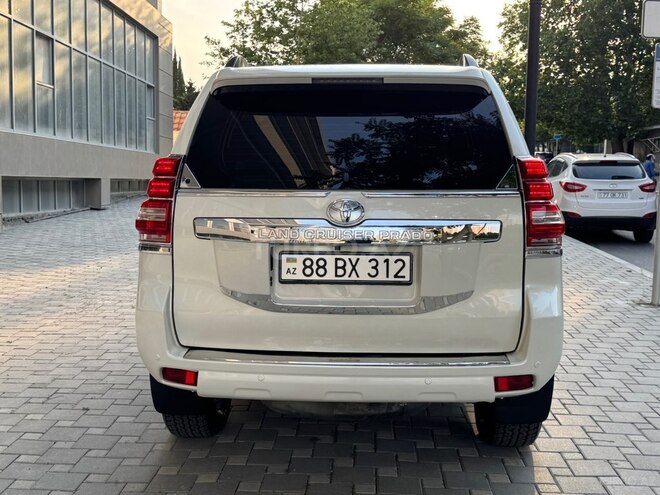Toyota Land Cruiser Prado-7