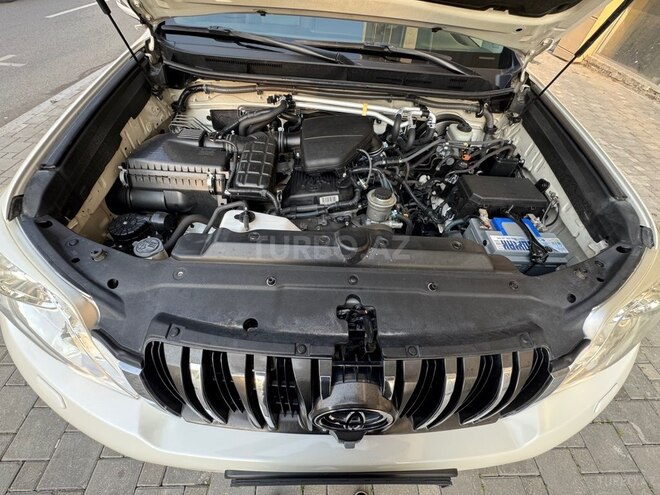 Toyota Land Cruiser Prado-17