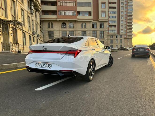 Hyundai Elantra-6
