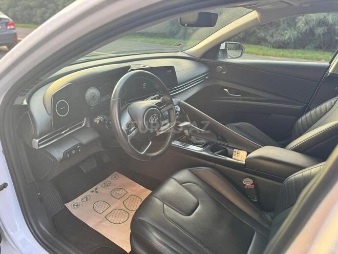 Hyundai Elantra-4