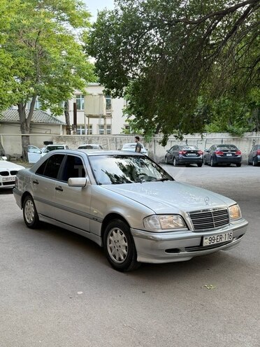 Mercedes C 200-2