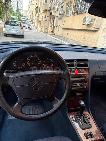 Mercedes C 200-6