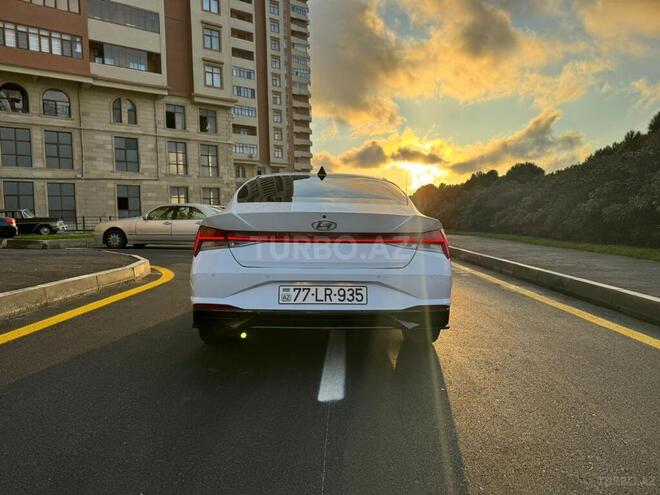 Hyundai Elantra-7
