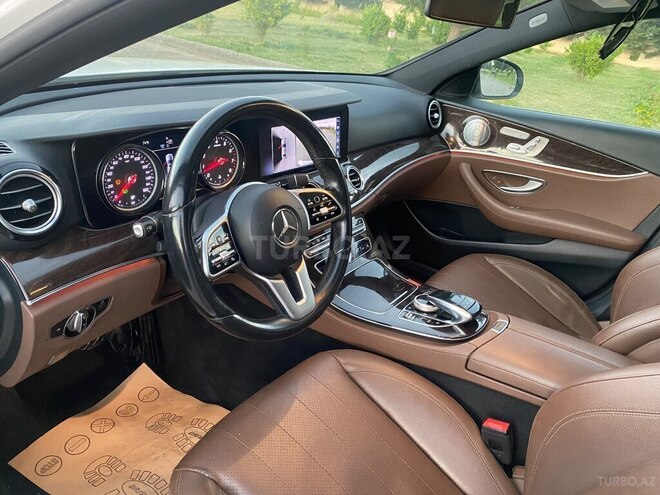Mercedes E 300-9