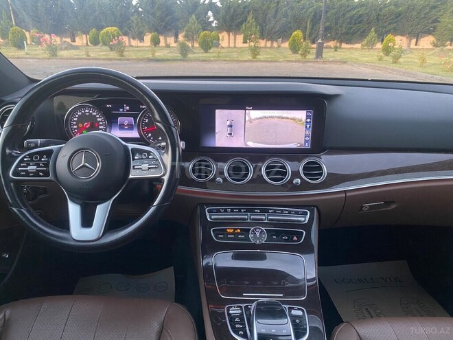 Mercedes E 300-11