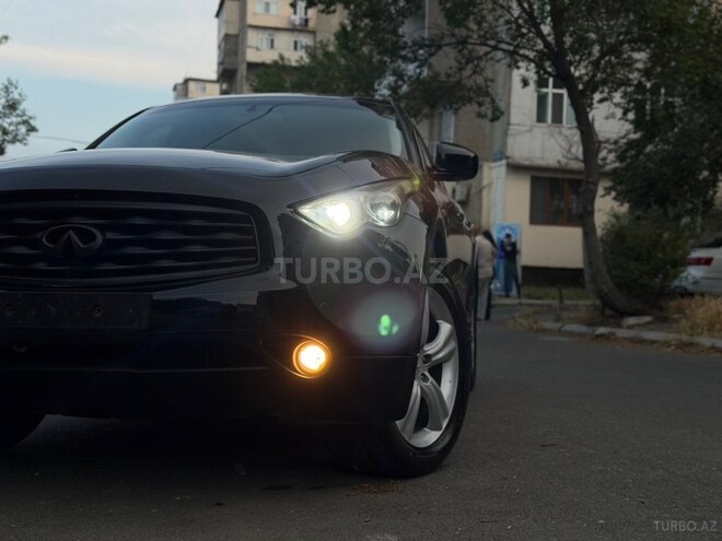 Infiniti FX35-9