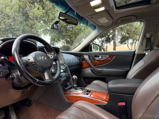 Infiniti FX35-7