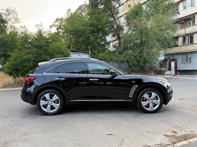 Infiniti FX35-8