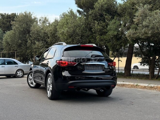 Infiniti FX35-13