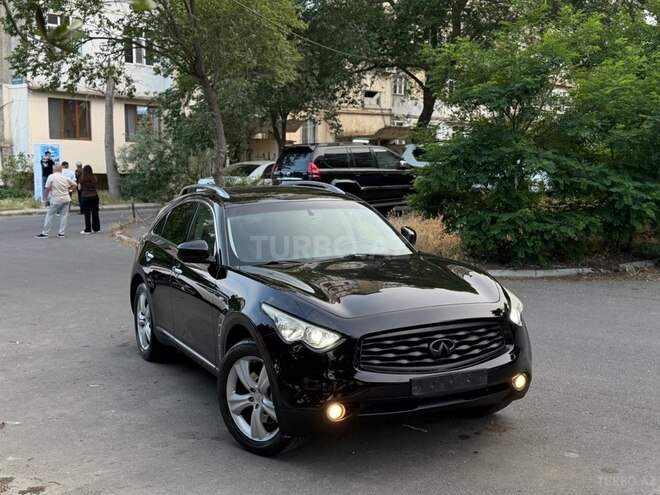 Infiniti FX35-3