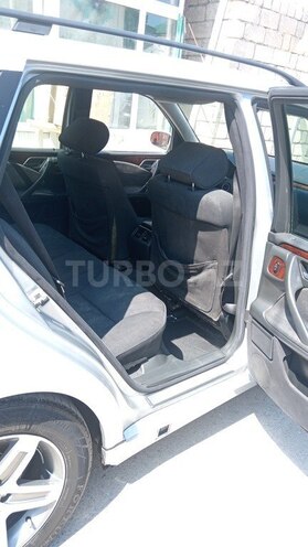 Mercedes E 220-4