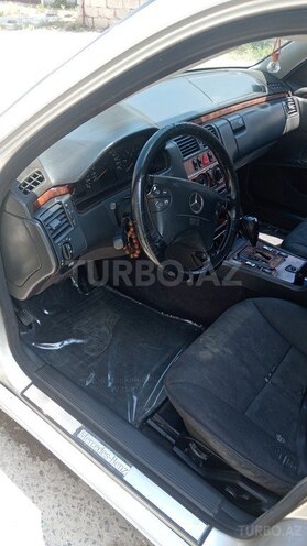 Mercedes E 220-5