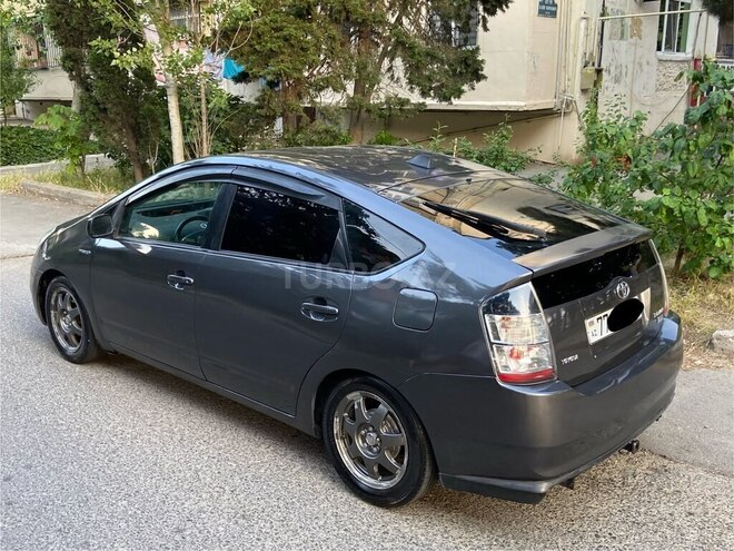 Toyota Prius-7