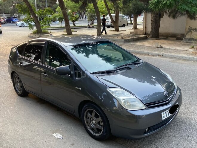 Toyota Prius-3