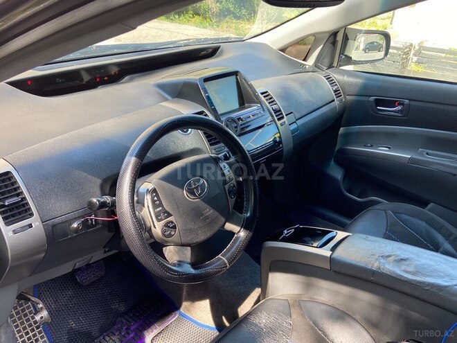 Toyota Prius-11