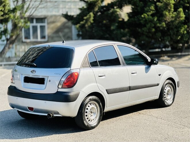Kia Rio-5